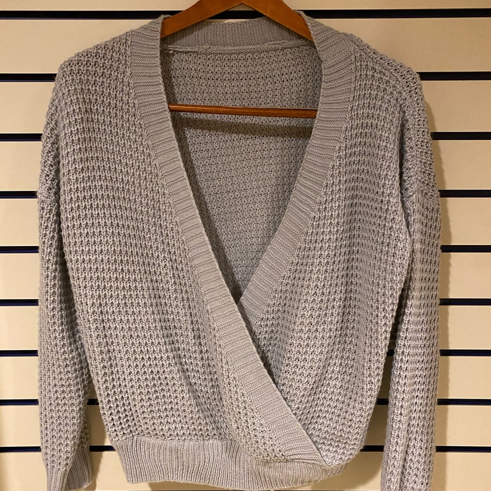 Low V neck grey sweater